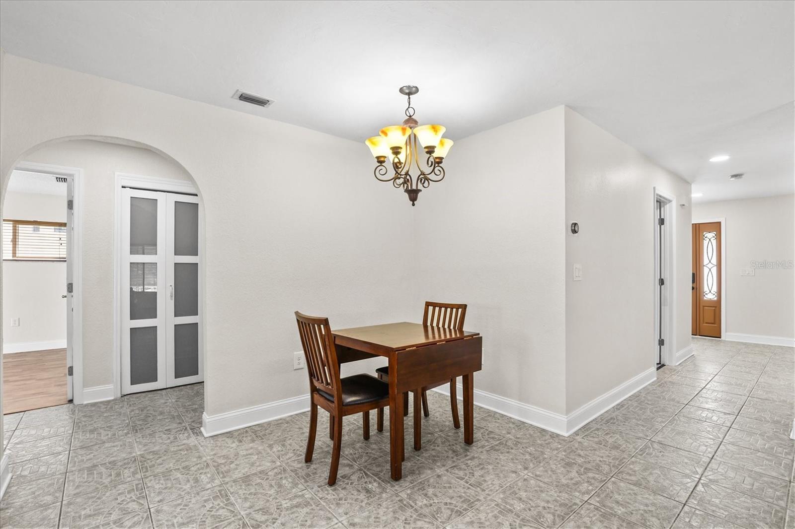 Image 28 of 72 For 7239 Southwind Drive