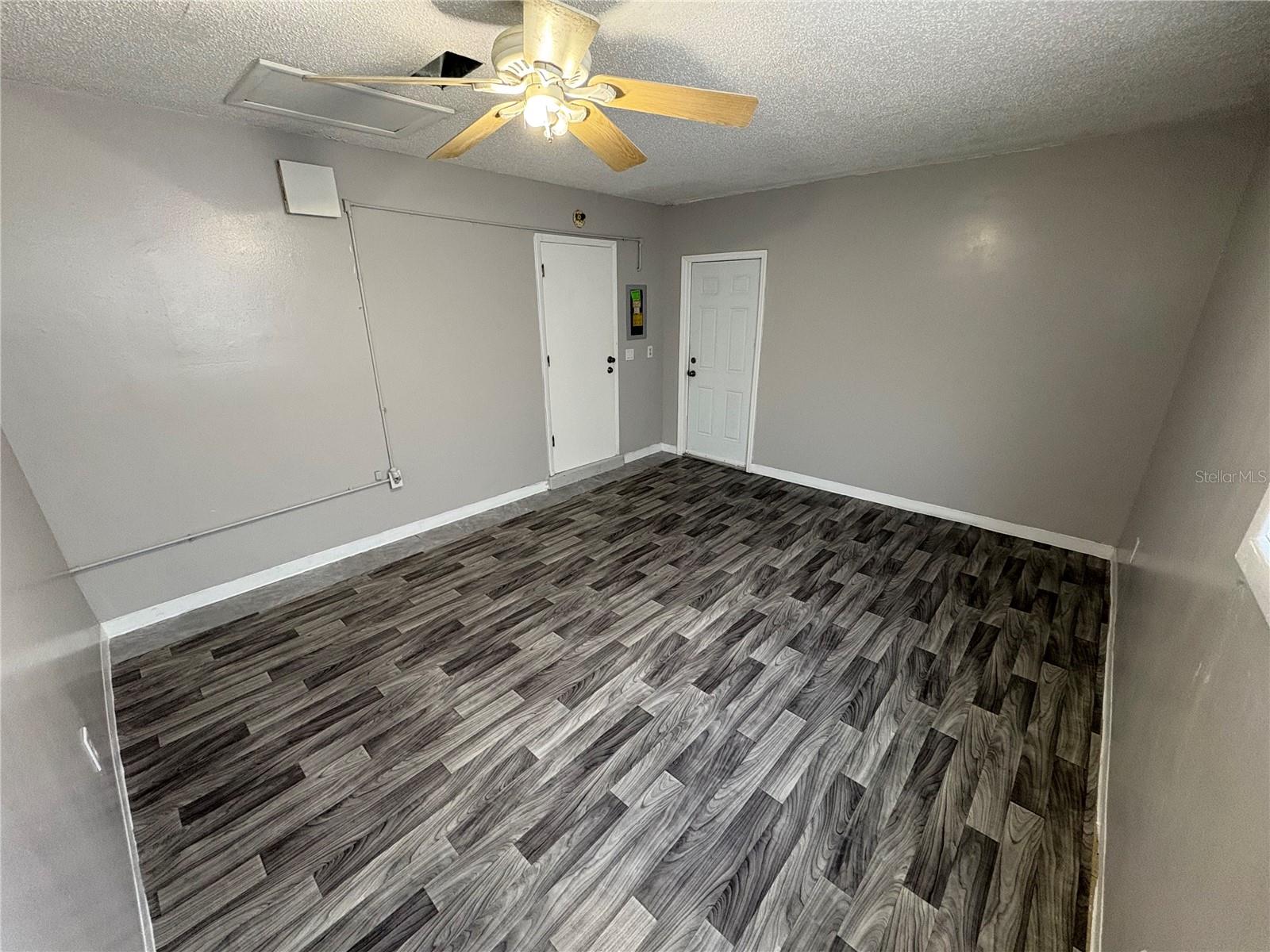 Image 15 of 17 For 5389 Mariner Boulevard