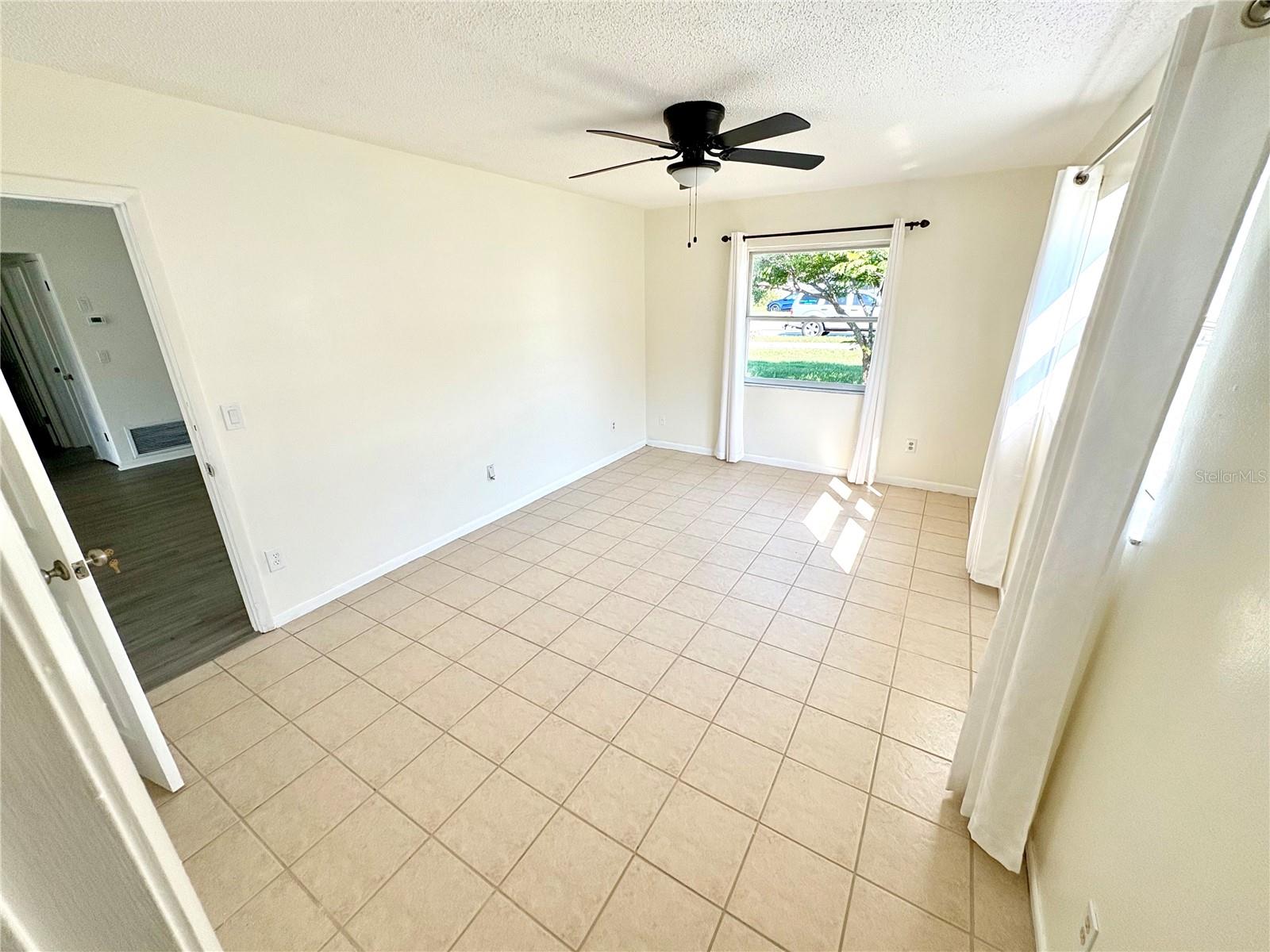 Image 8 of 17 For 5389 Mariner Boulevard