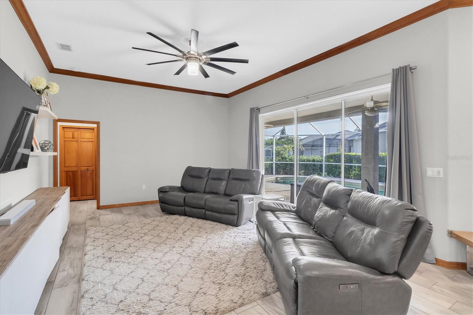 Image 13 of 60 For 1050 Maravista Drive