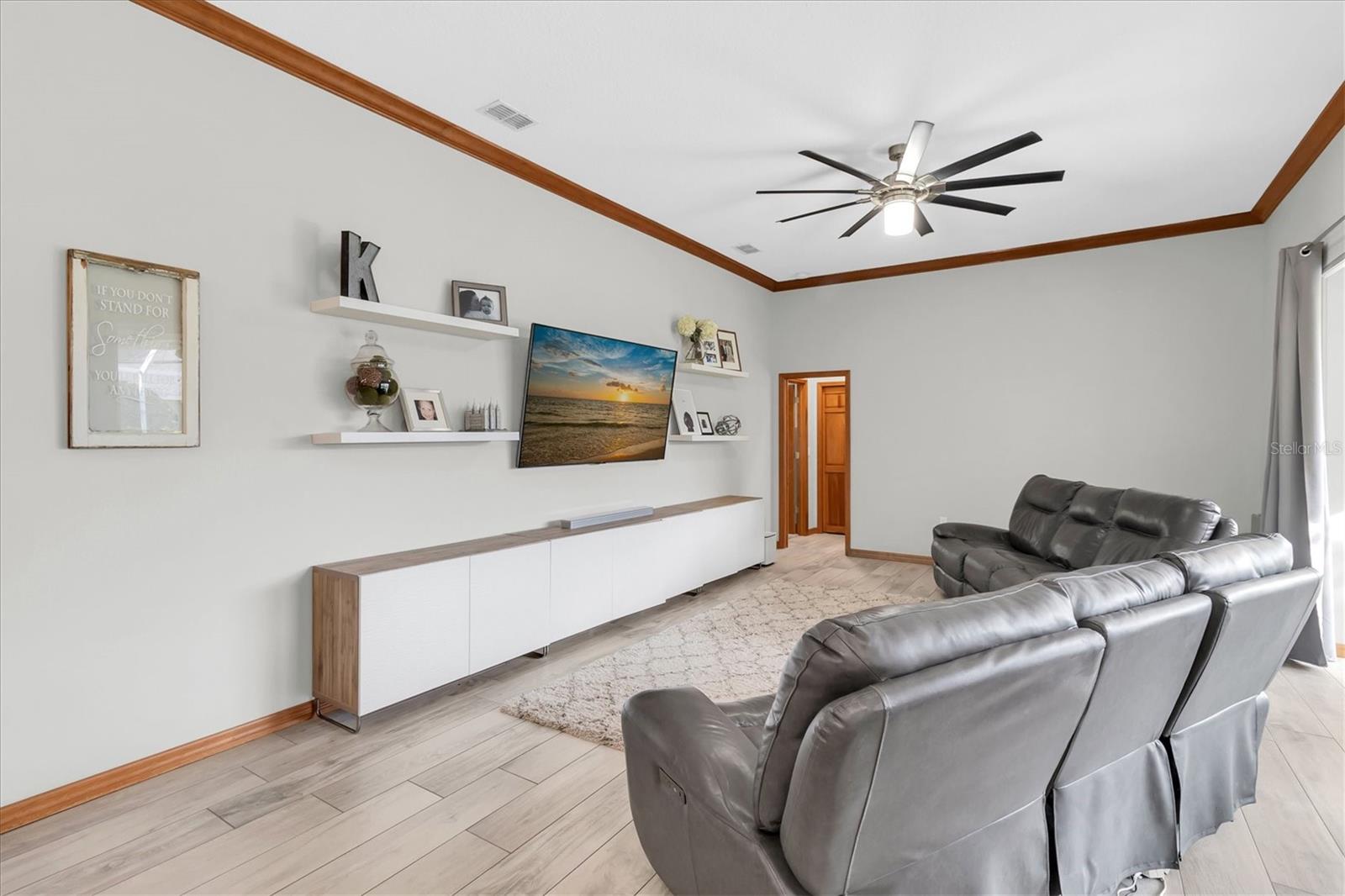 Image 15 of 60 For 1050 Maravista Drive