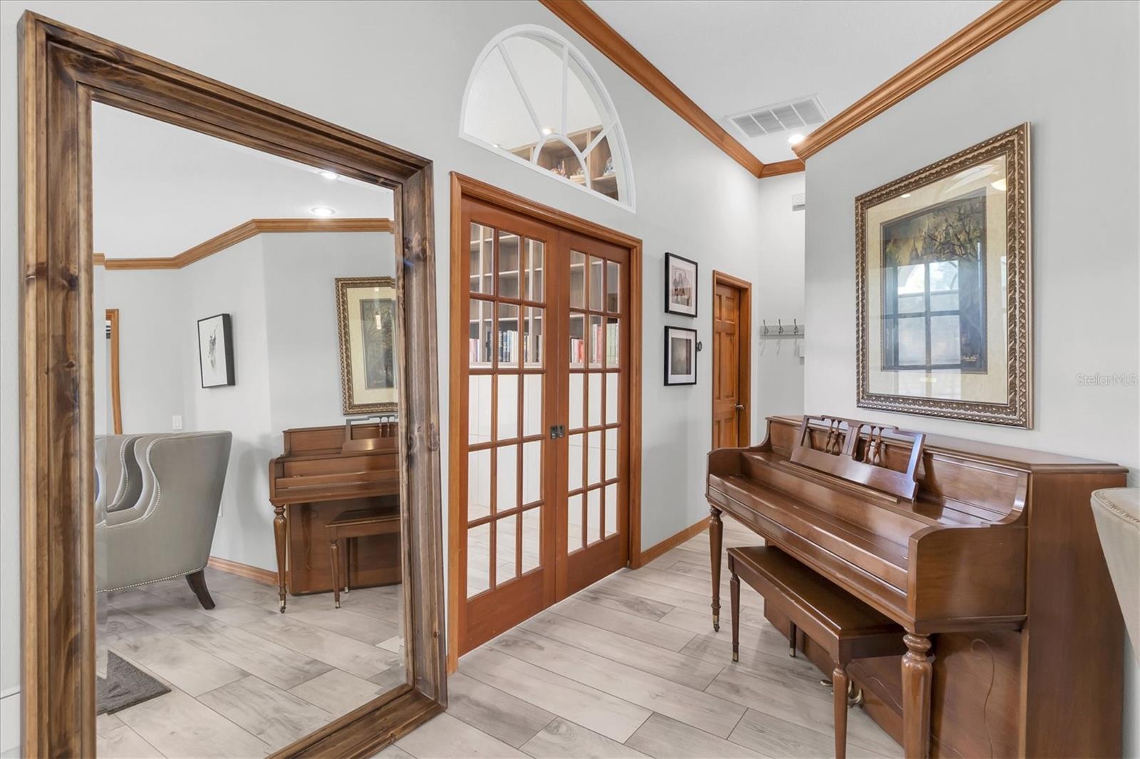 Image 5 of 60 For 1050 Maravista Drive