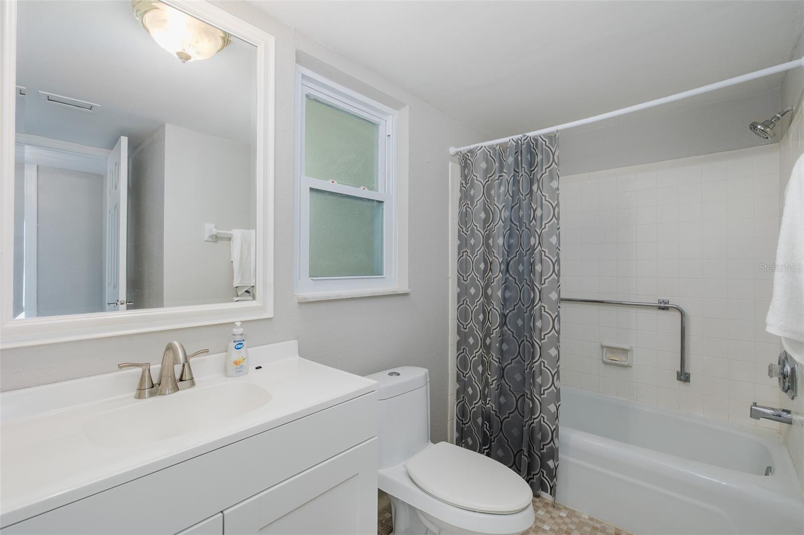 Image 15 of 71 For 464 Paula Drive 106