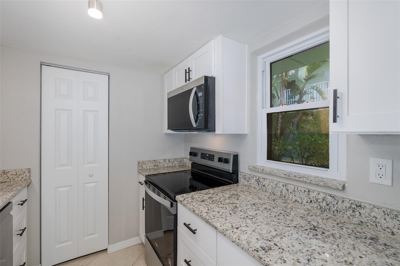 Image 17 of 71 For 464 Paula Drive 106