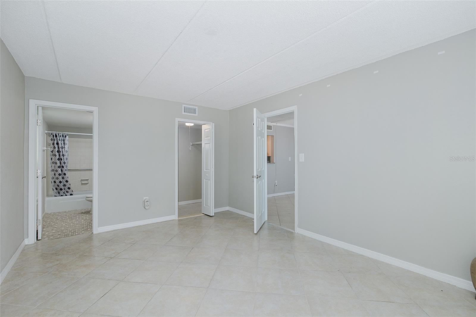 Image 26 of 71 For 464 Paula Drive 106