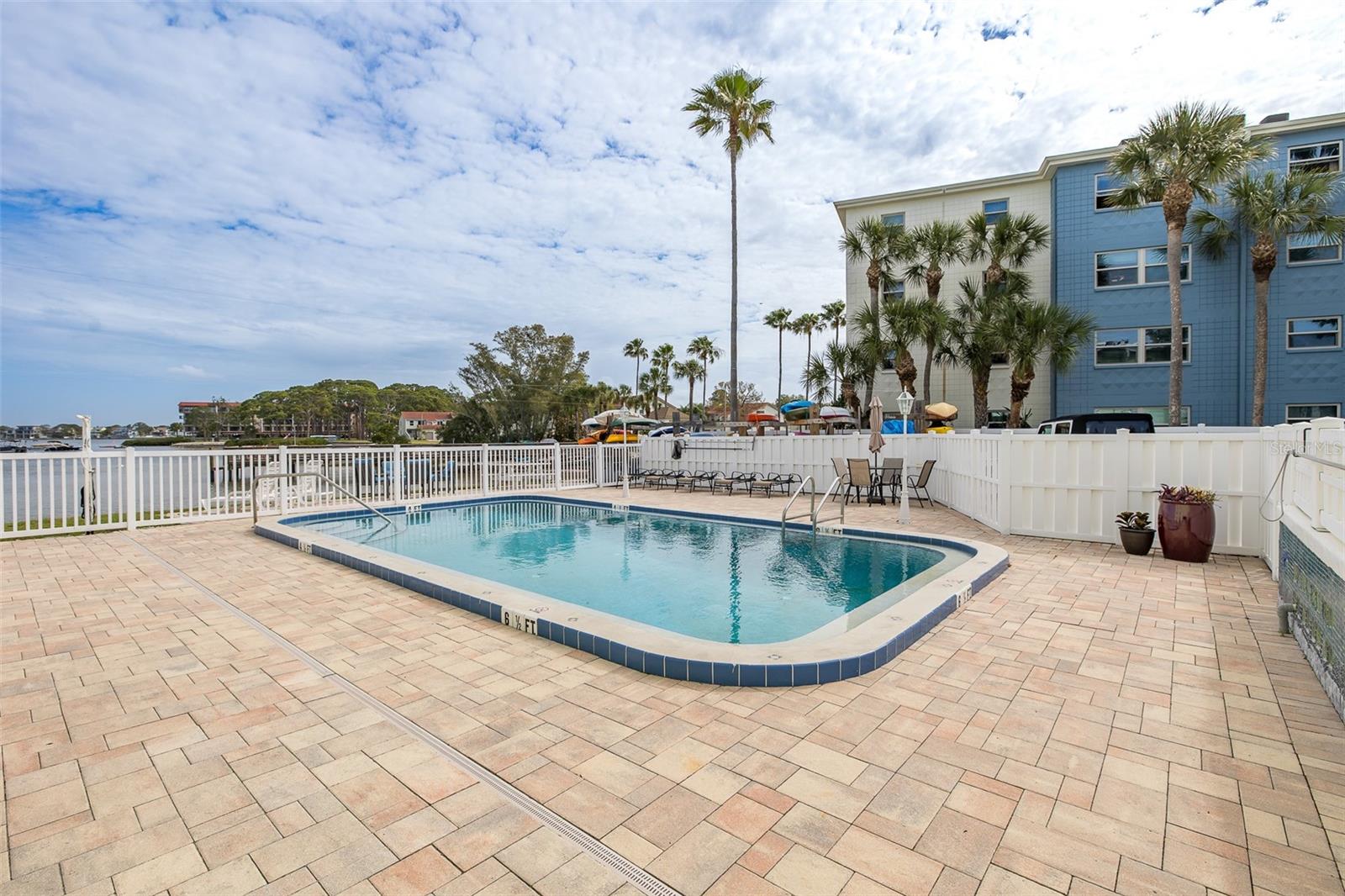 Image 43 of 71 For 464 Paula Drive 106