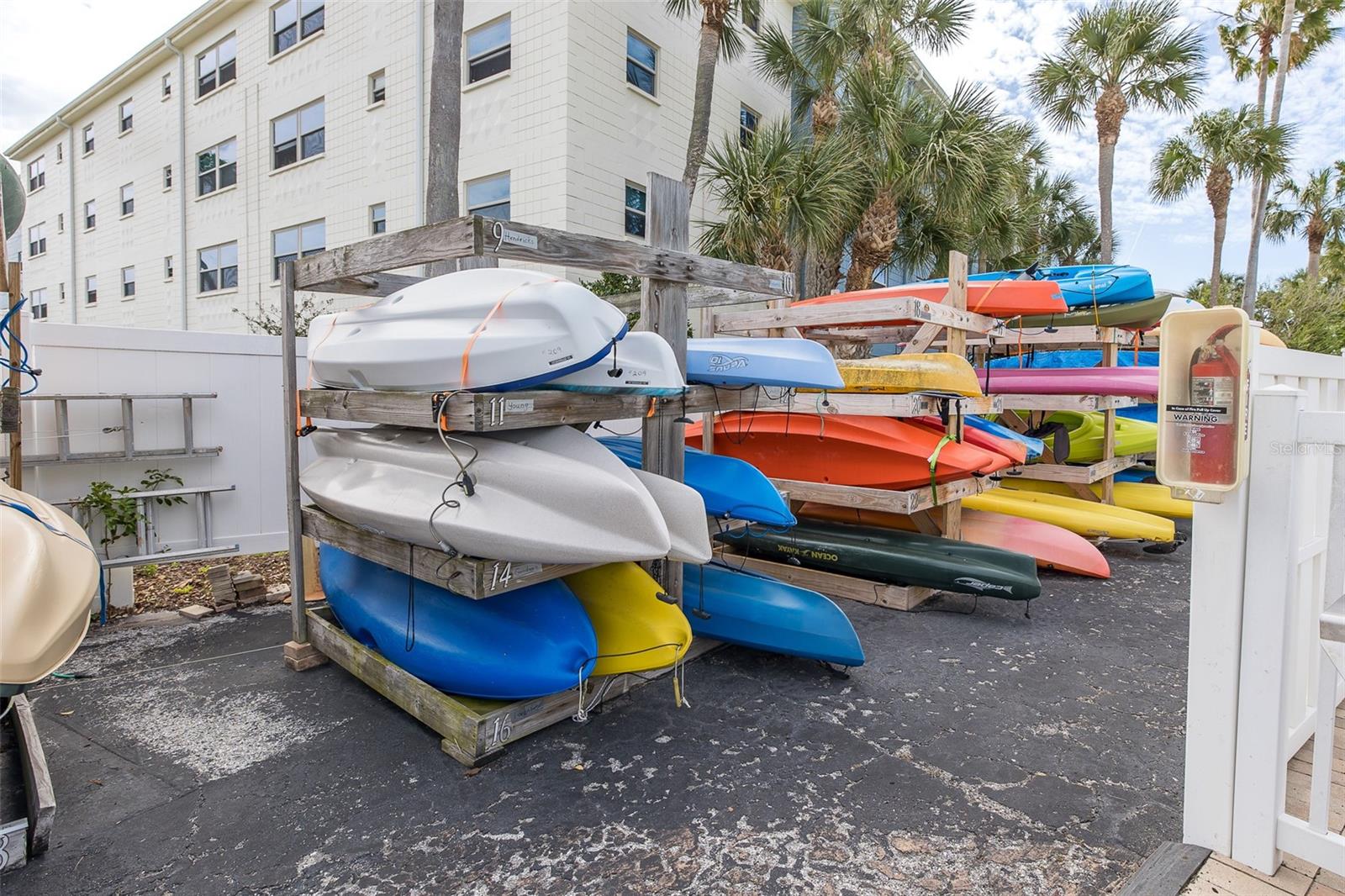 Image 44 of 71 For 464 Paula Drive 106