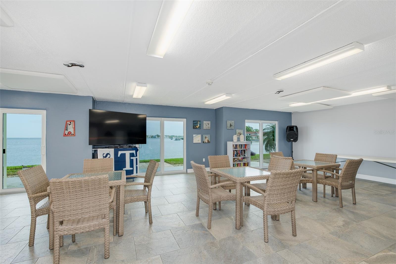 Image 57 of 71 For 464 Paula Drive 106