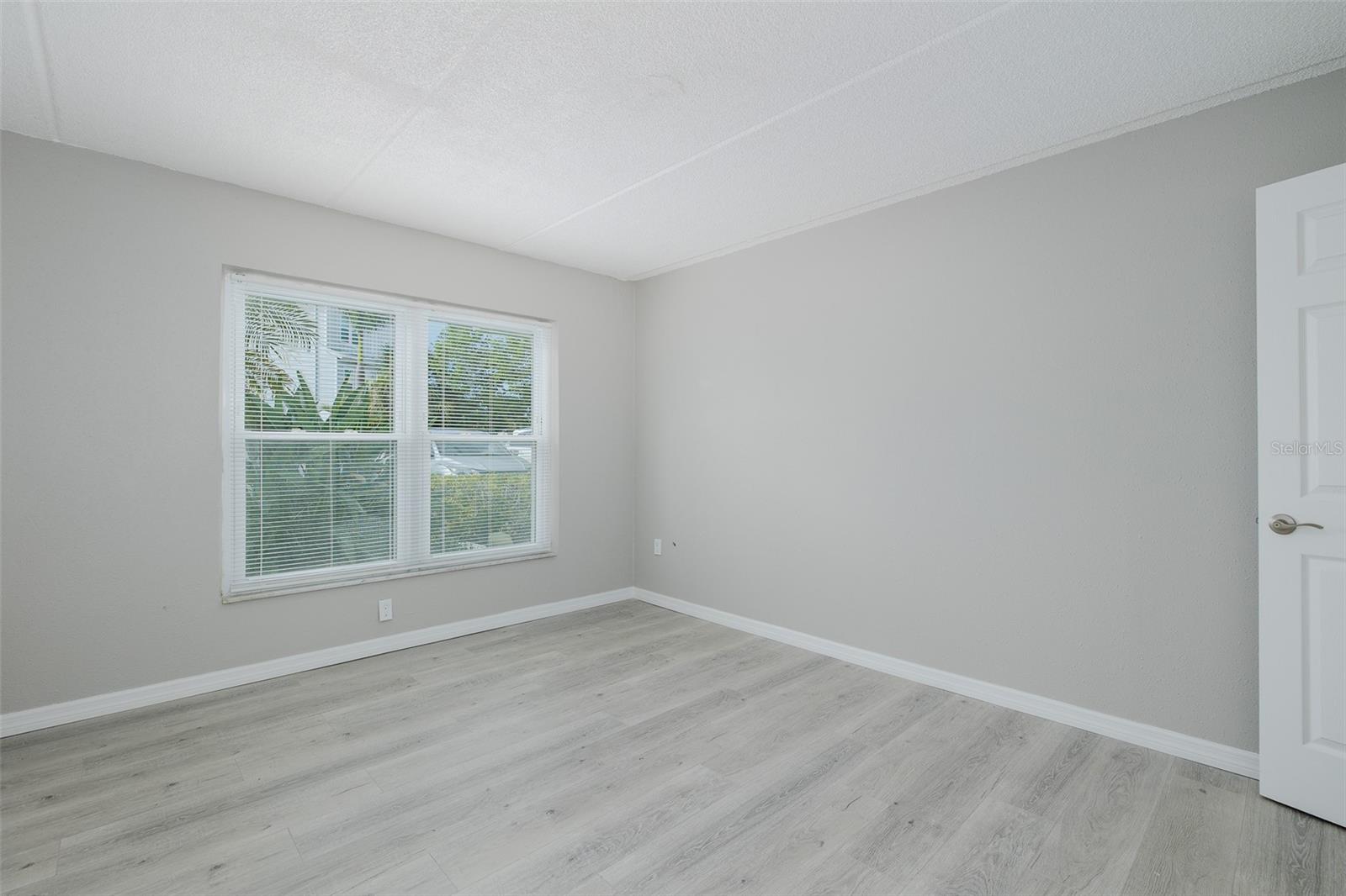 Image 7 of 71 For 464 Paula Drive 106