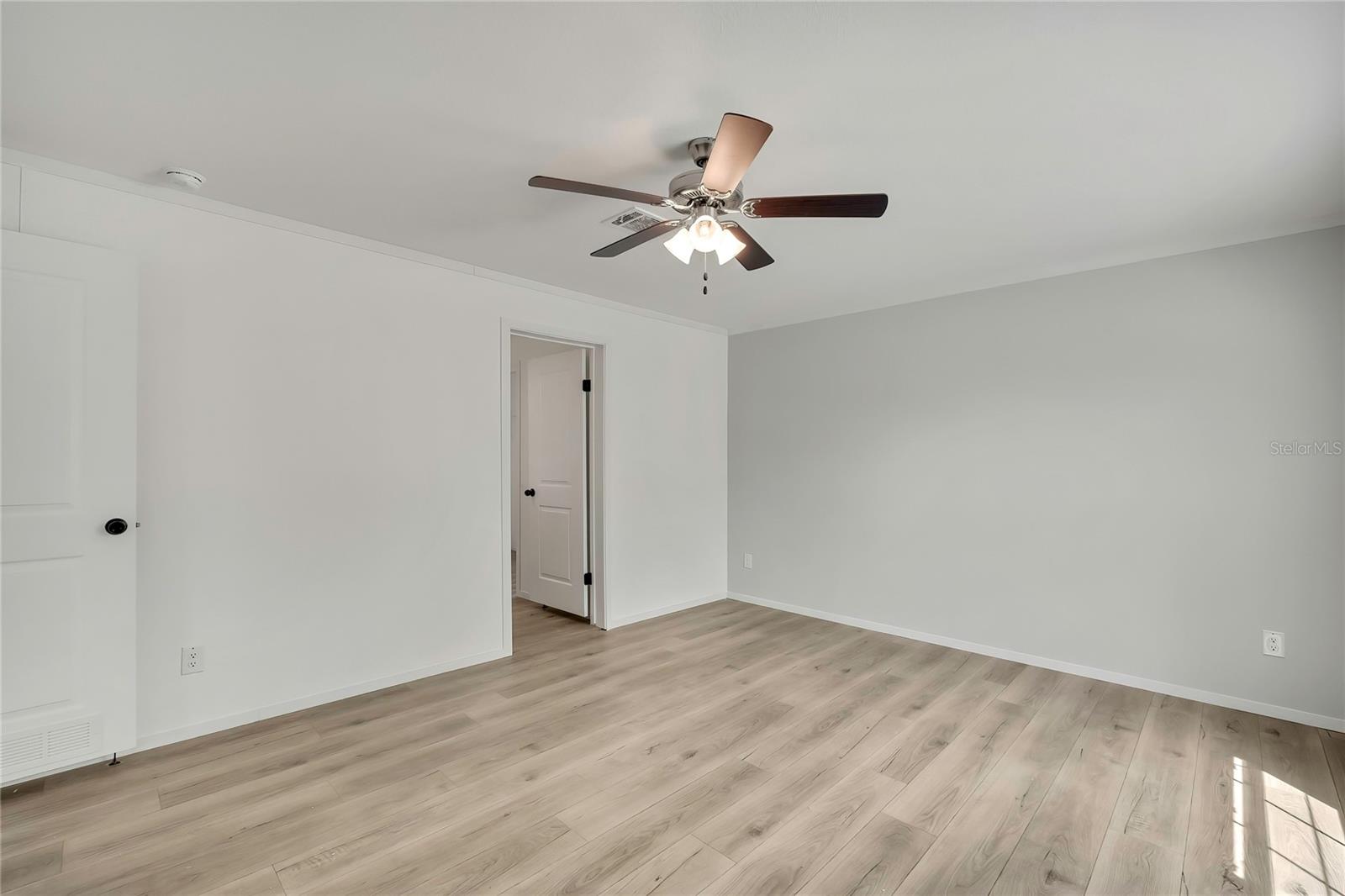 Image 15 of 24 For 5342 Isabel Terrace