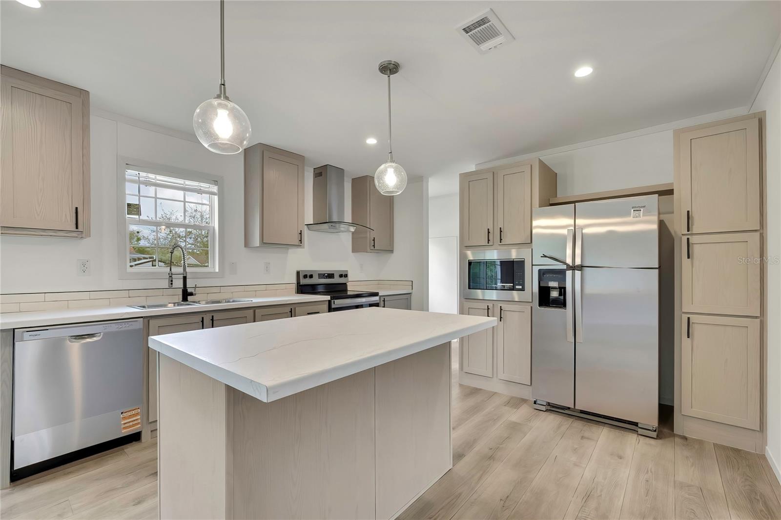 Image 4 of 24 For 5342 Isabel Terrace