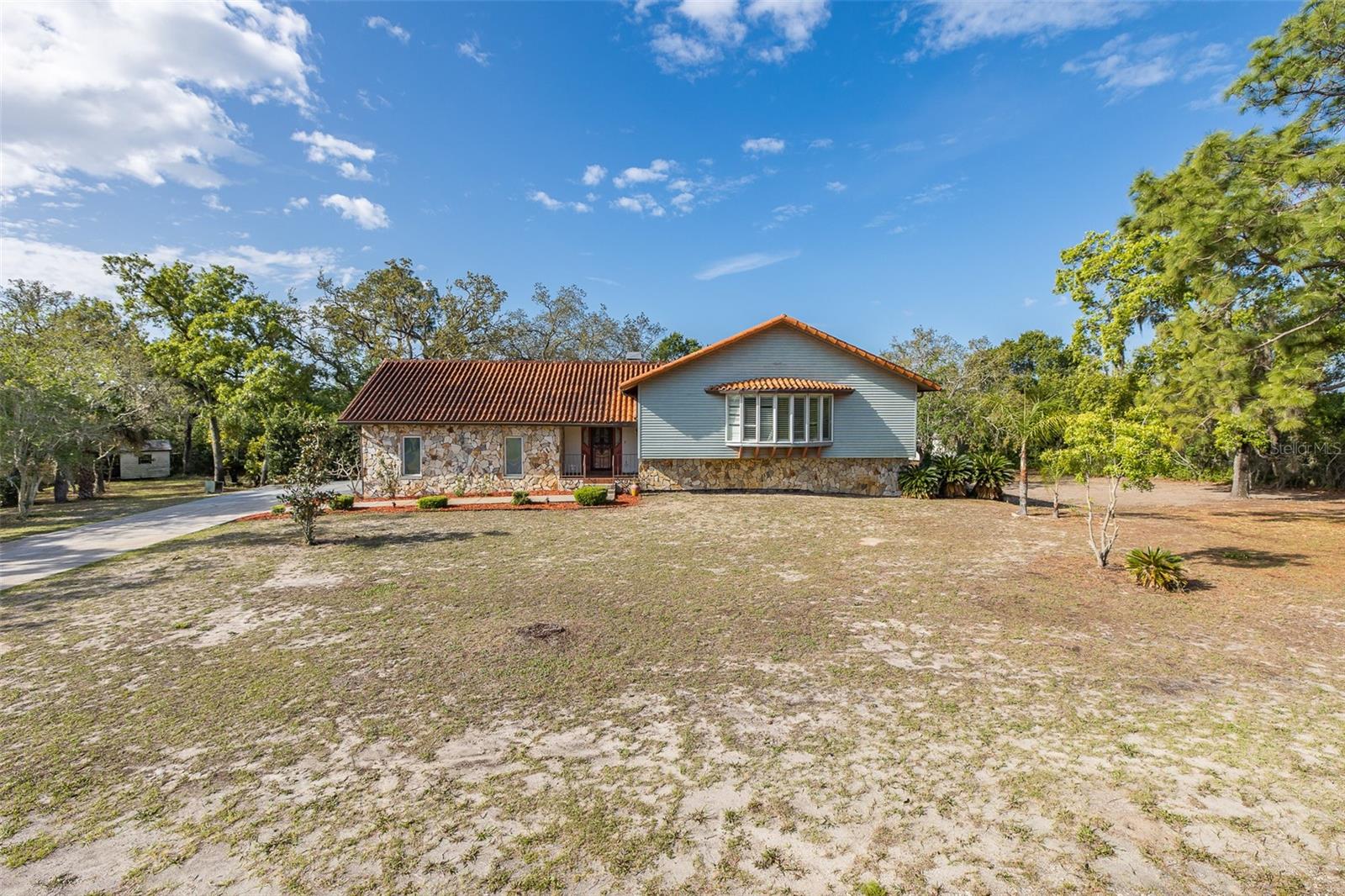 Image 34 of 77 For 9947 Grove Drive