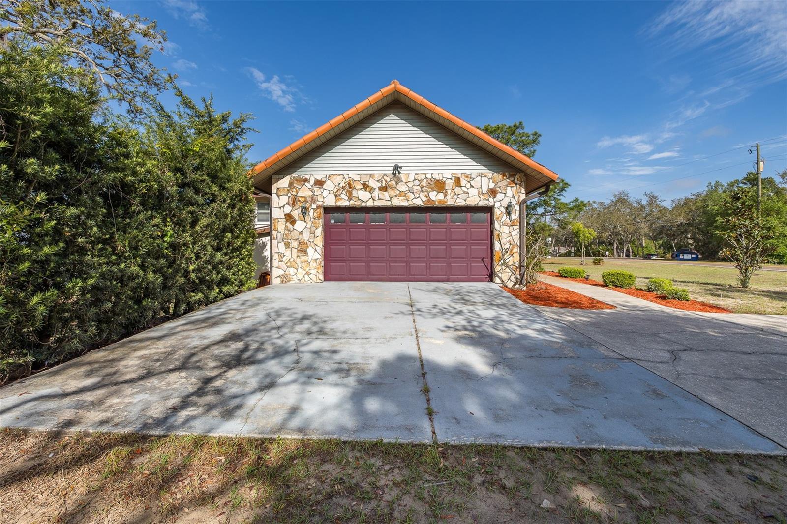 Image 38 of 77 For 9947 Grove Drive