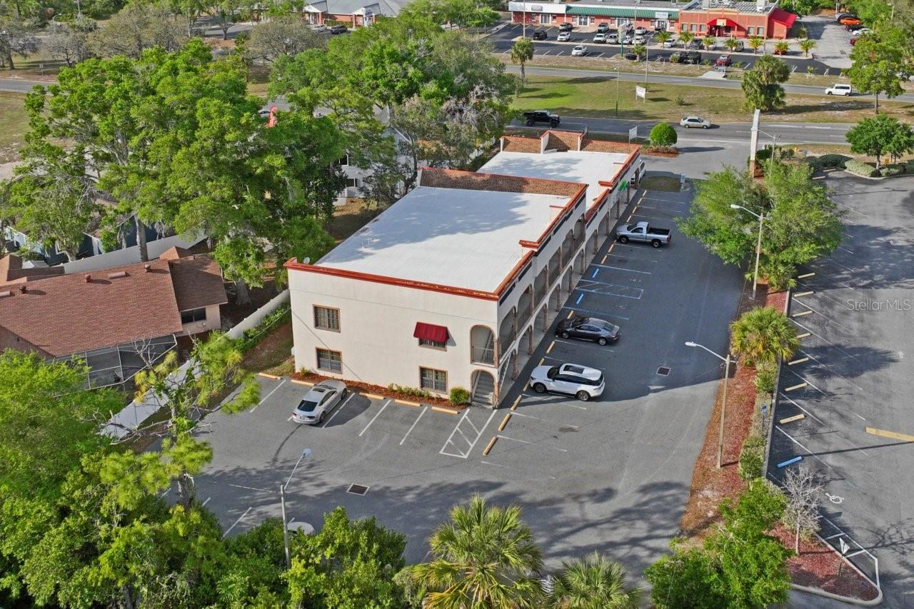 Listing photo id 10 for 5330 Spring Hill Drive A