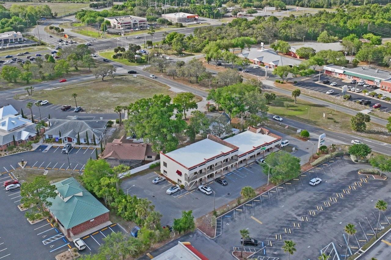 Listing photo id 15 for 5330 Spring Hill Drive A