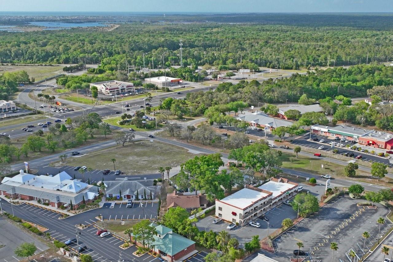 Listing photo id 16 for 5330 Spring Hill Drive A