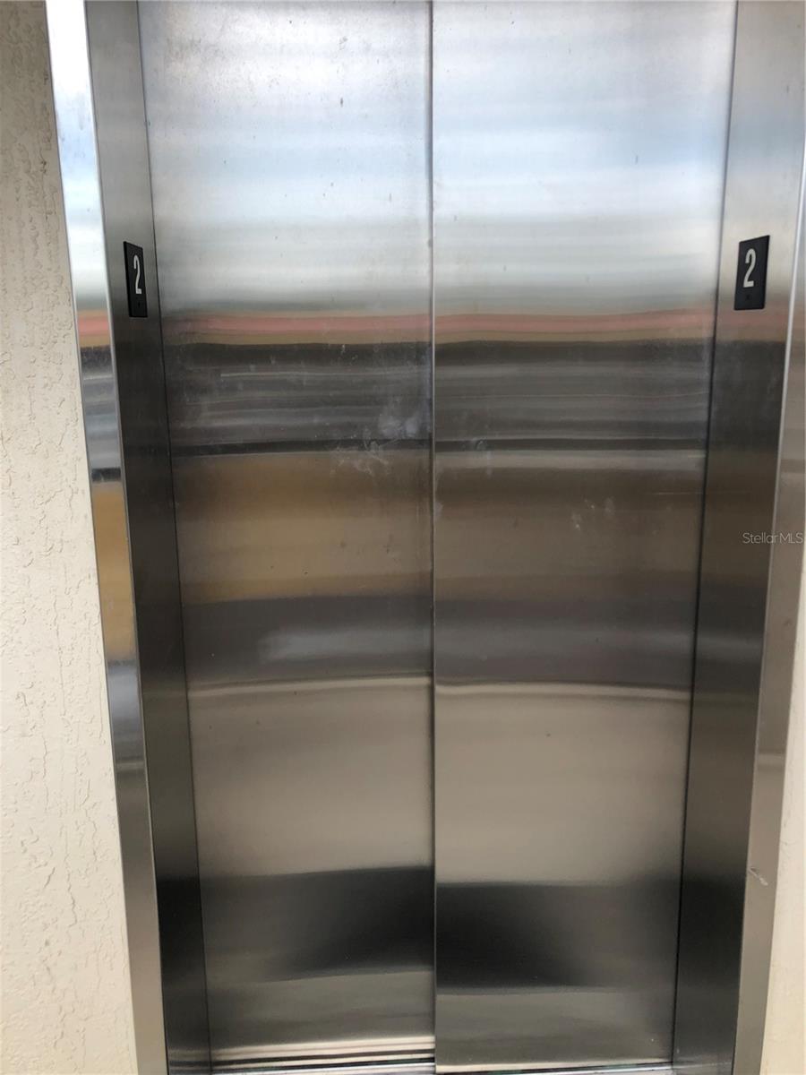 Listing photo id 17 for 5330 Spring Hill Drive A