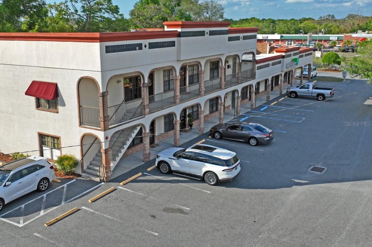 Listing photo id 0 for 5330 Spring Hill Drive A