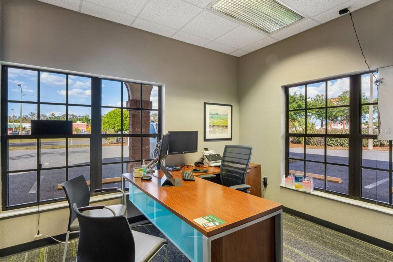 Listing photo id 26 for 5330 Spring Hill Drive A