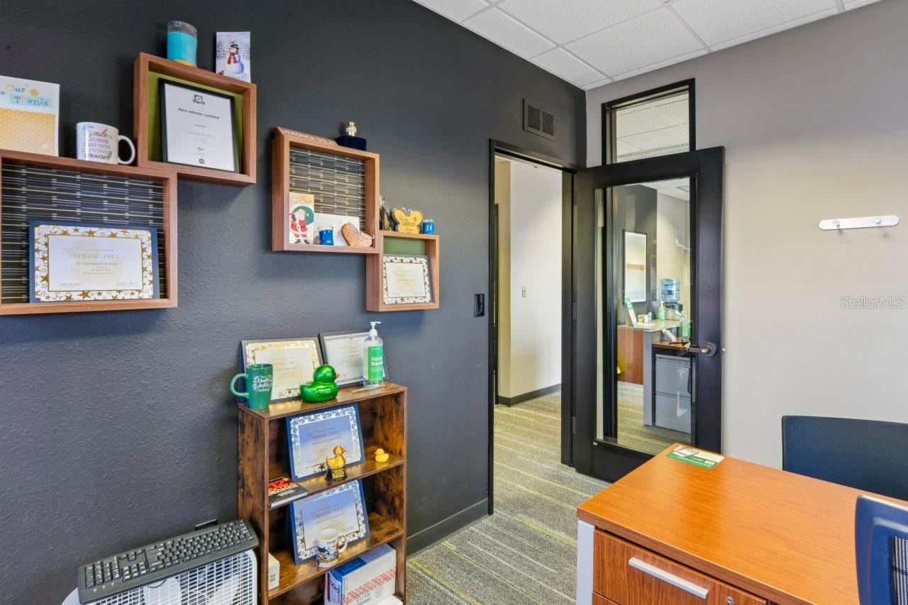 Listing photo id 27 for 5330 Spring Hill Drive A