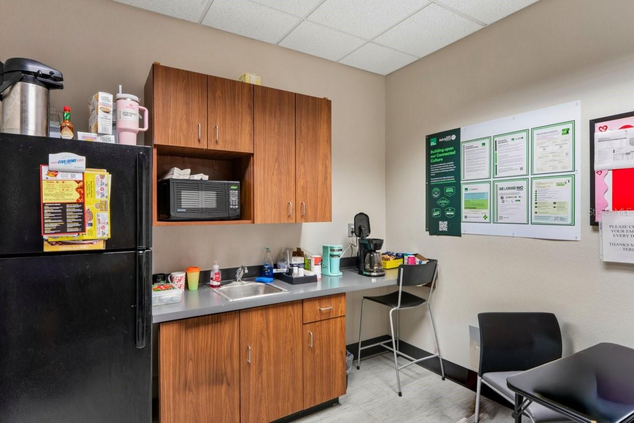 Listing photo id 31 for 5330 Spring Hill Drive A