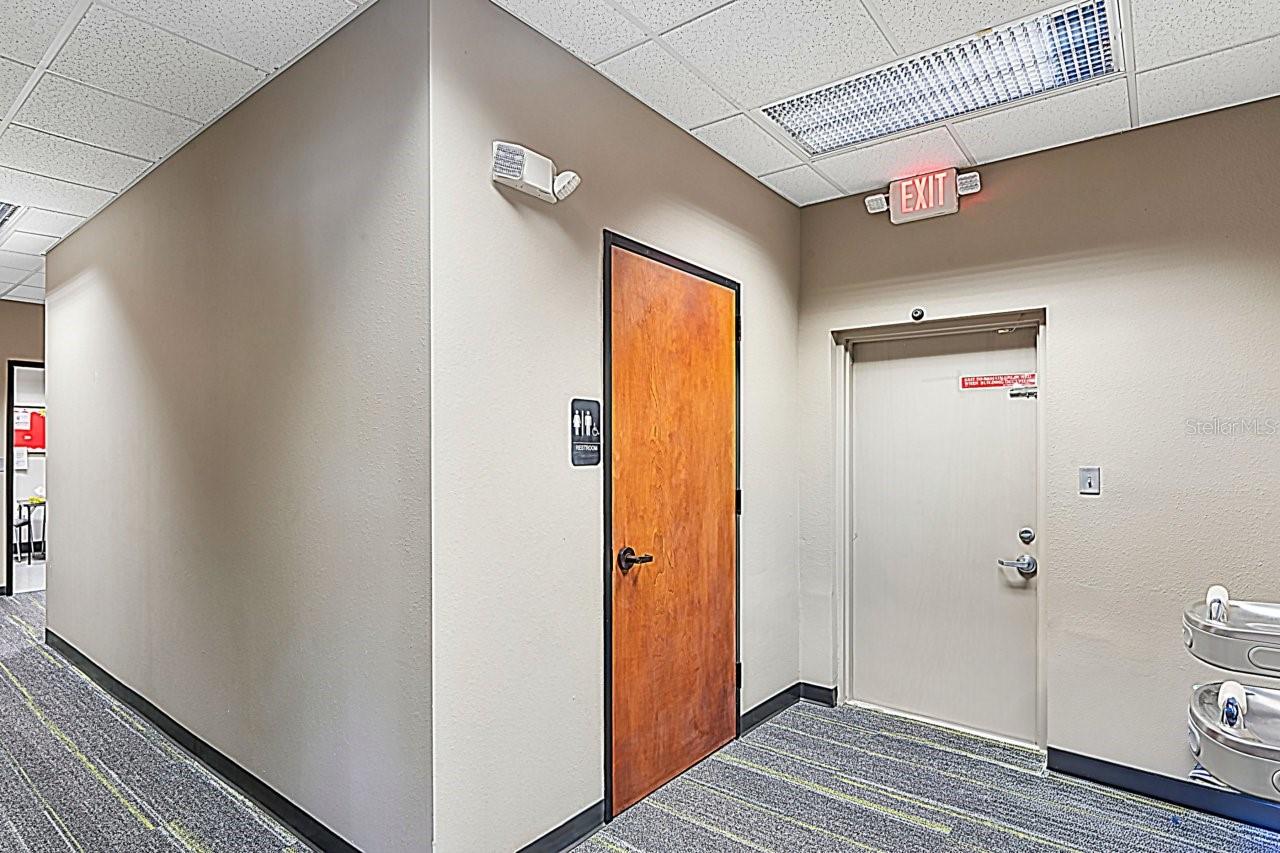 Listing photo id 32 for 5330 Spring Hill Drive A