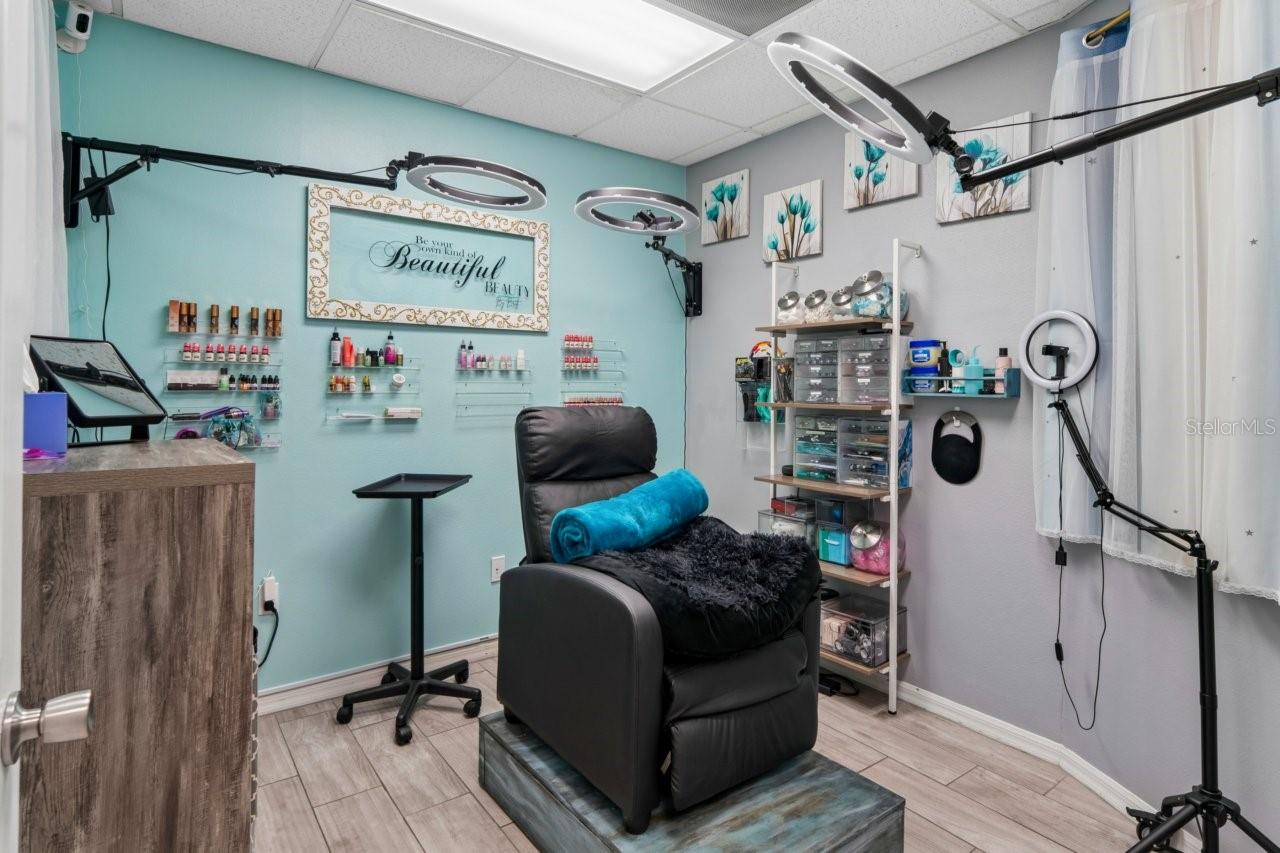 Listing photo id 39 for 5330 Spring Hill Drive A