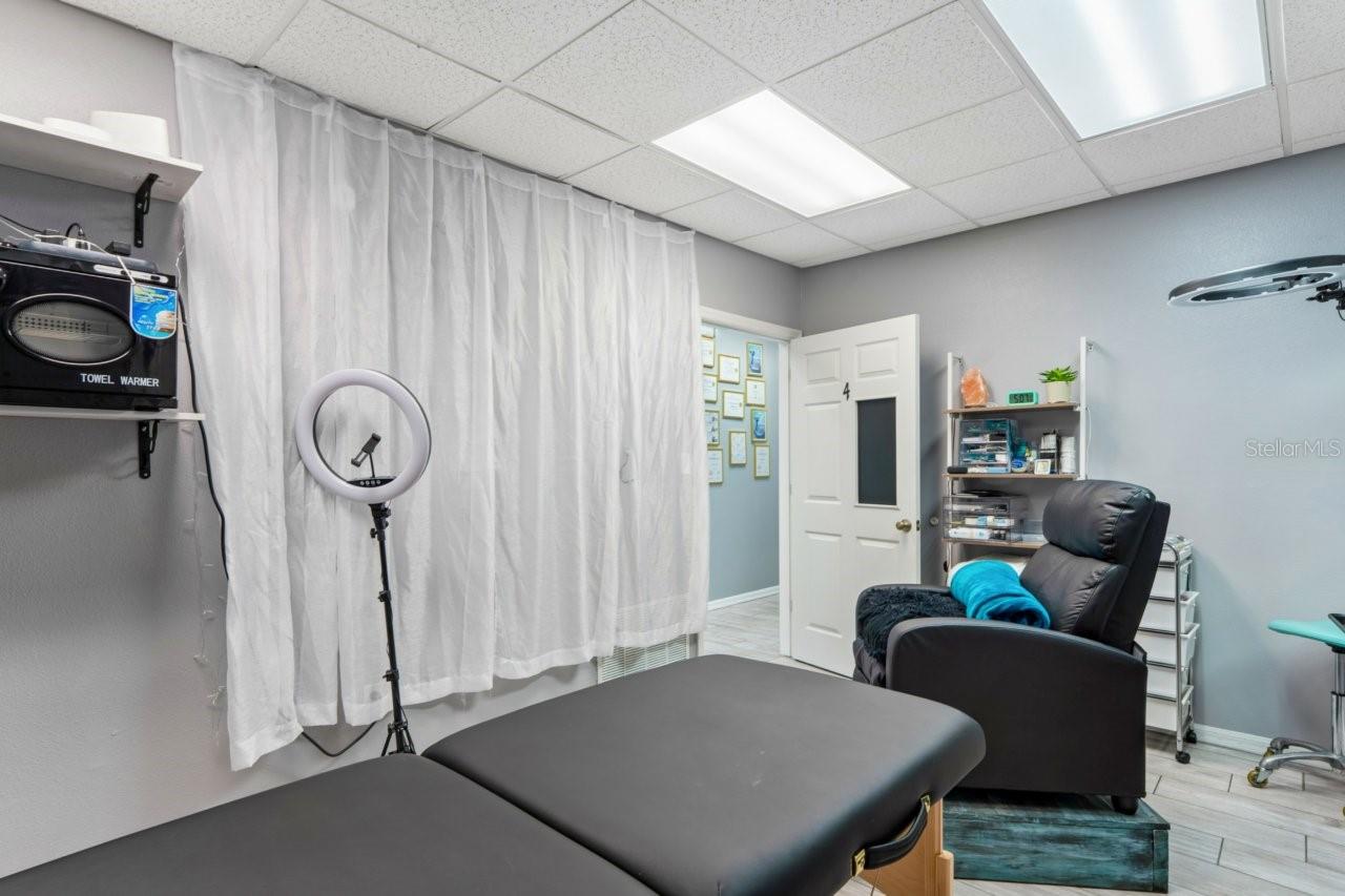 Listing photo id 42 for 5330 Spring Hill Drive A