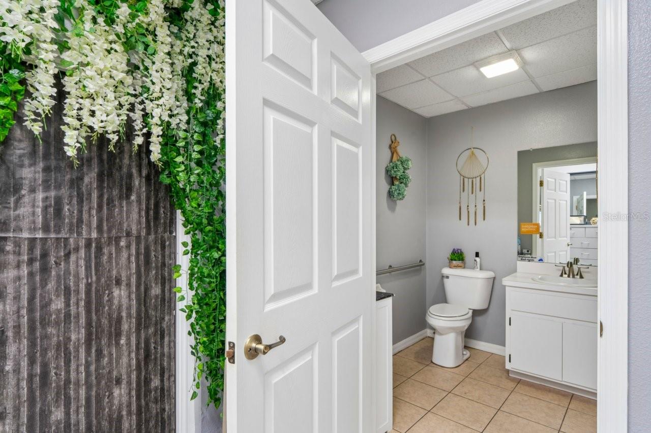 Listing photo id 43 for 5330 Spring Hill Drive A