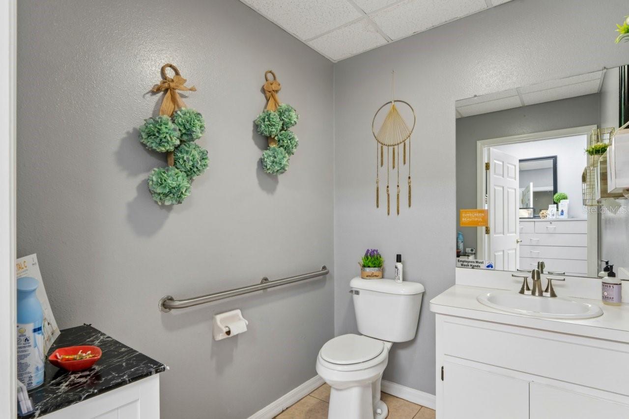 Listing photo id 44 for 5330 Spring Hill Drive A