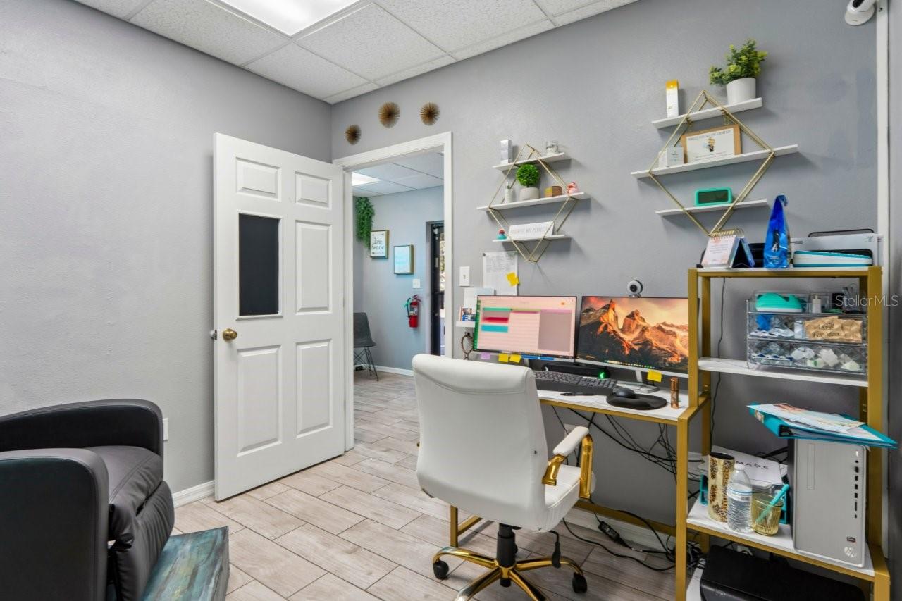 Listing photo id 49 for 5330 Spring Hill Drive A