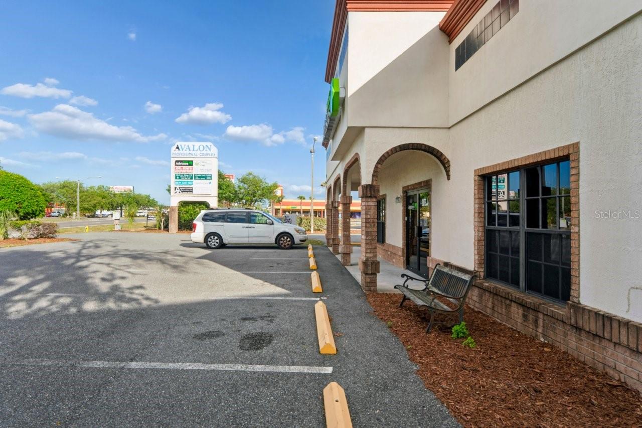 Listing photo id 4 for 5330 Spring Hill Drive A