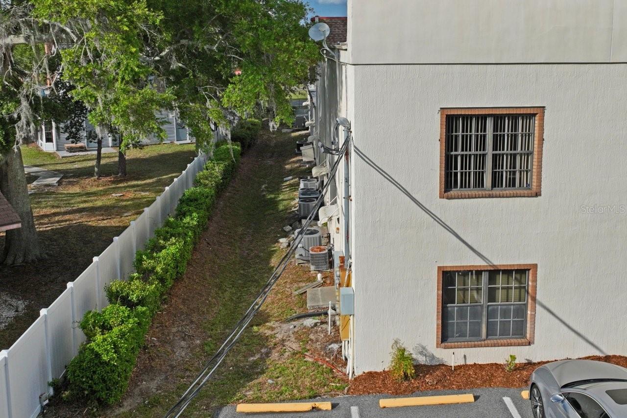 Listing photo id 5 for 5330 Spring Hill Drive A