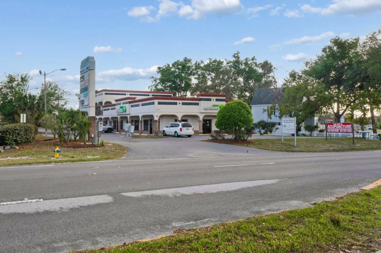 Listing photo id 6 for 5330 Spring Hill Drive A