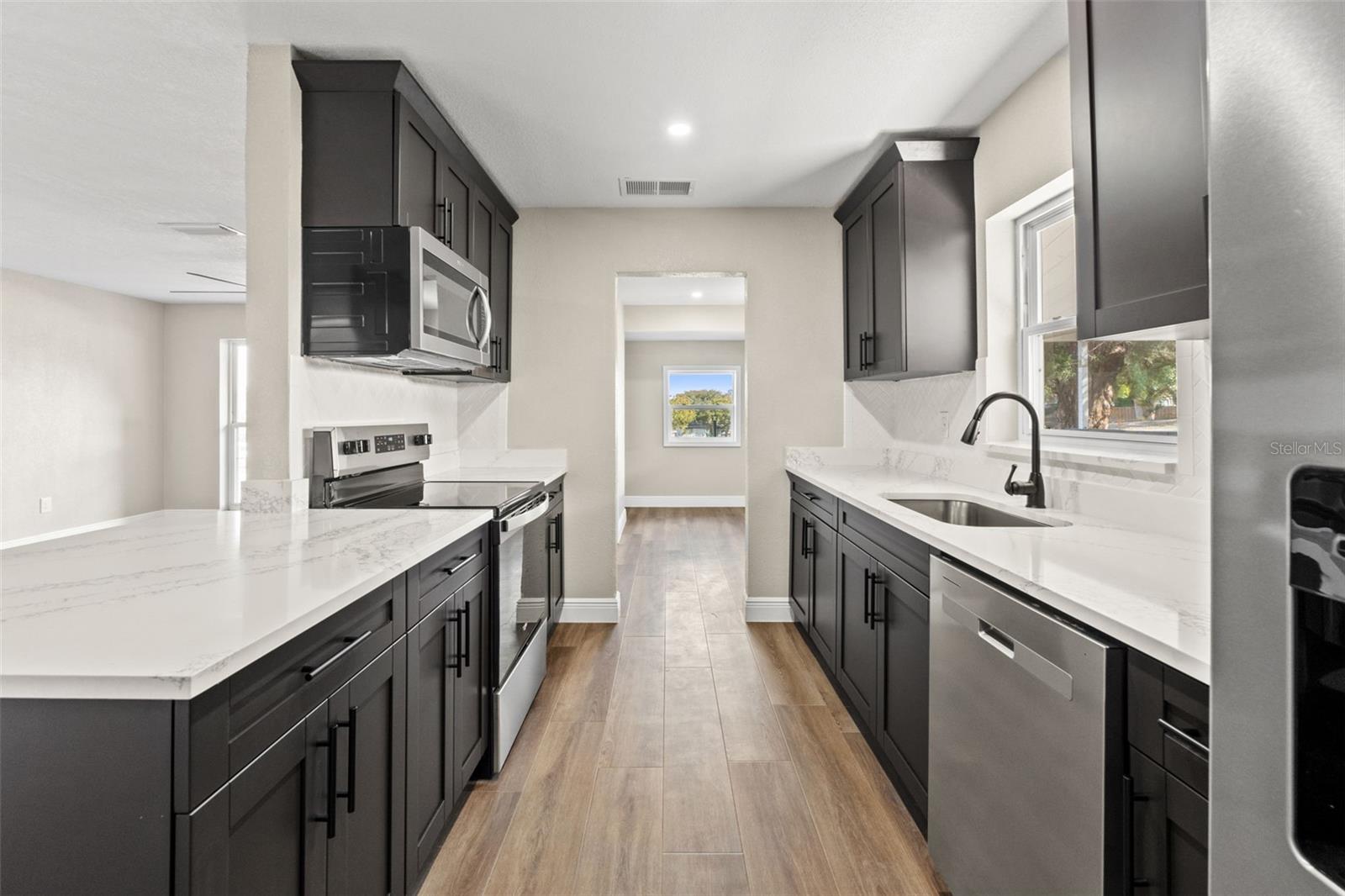 Image 18 of 39 For 1173 Cobblestone Drive