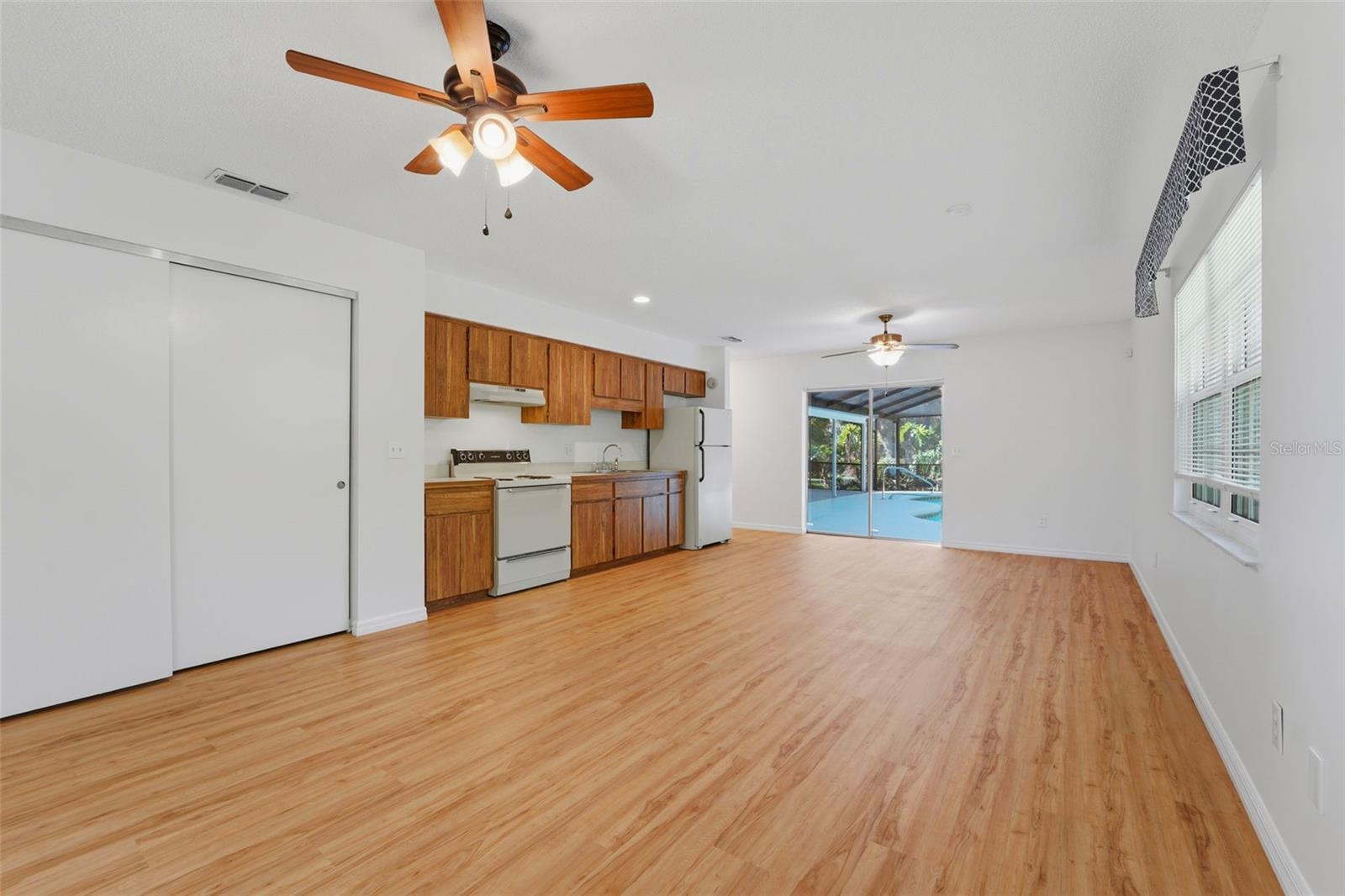 Image 25 of 39 For 9421 Wallien Drive