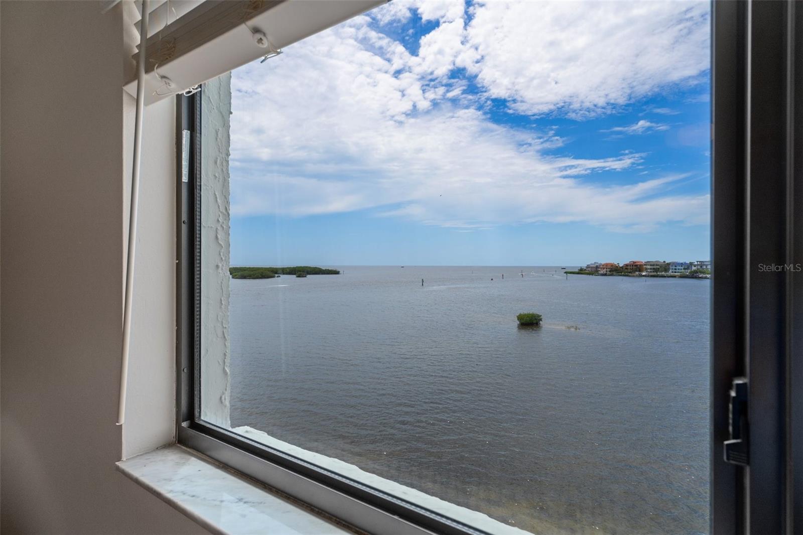 Image 18 of 57 For 8211 Brent Street 836