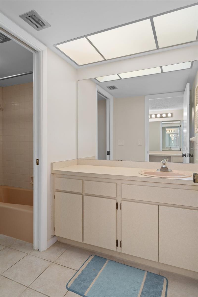 Image 22 of 57 For 8211 Brent Street 836