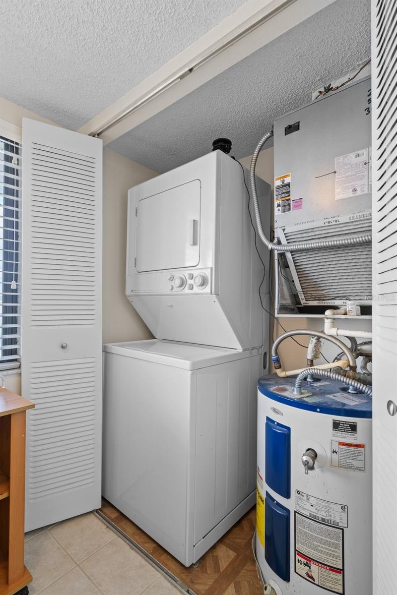 Image 27 of 57 For 8211 Brent Street 836