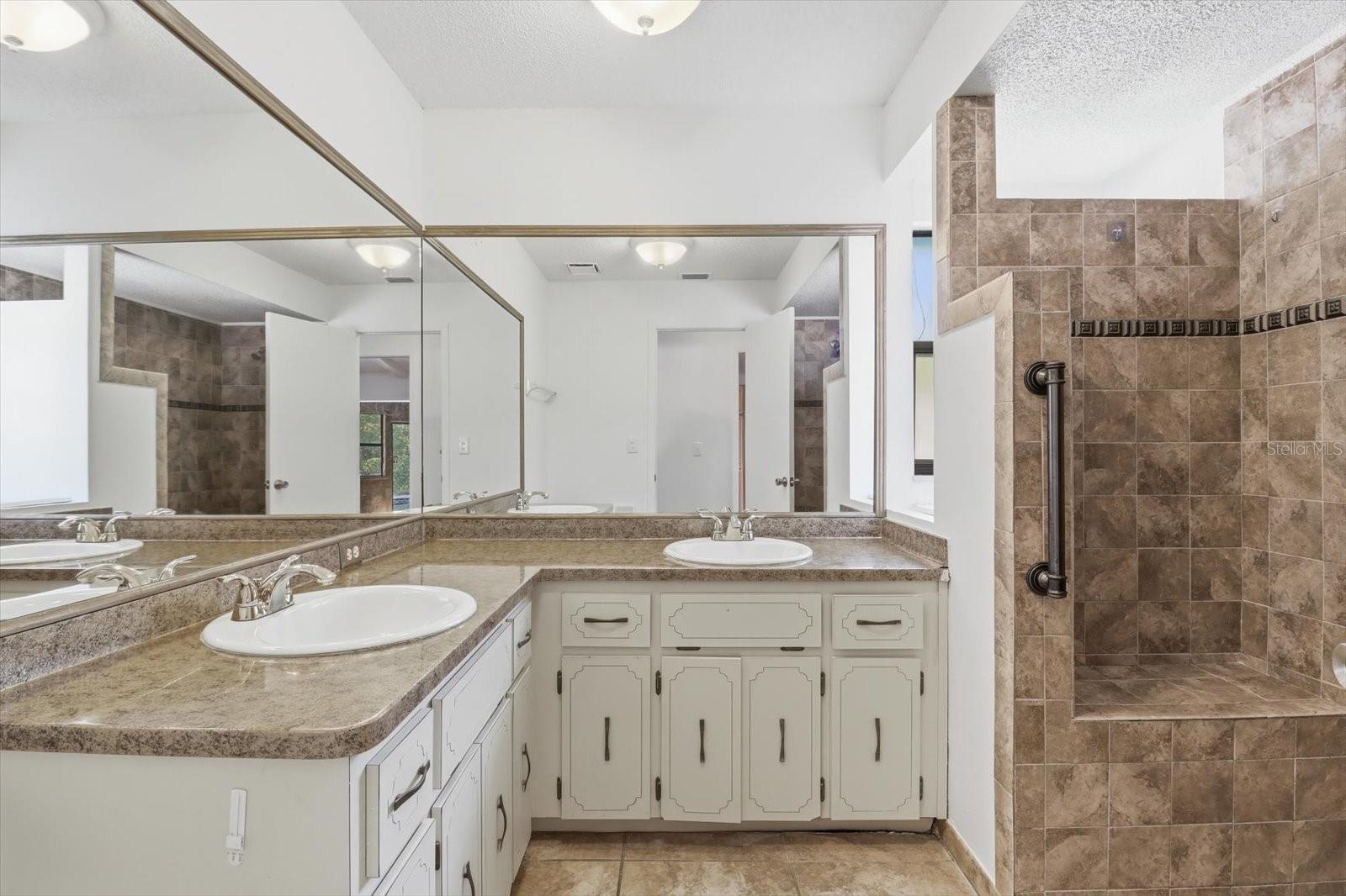 Image 23 of 46 For 8464 Delaware Drive