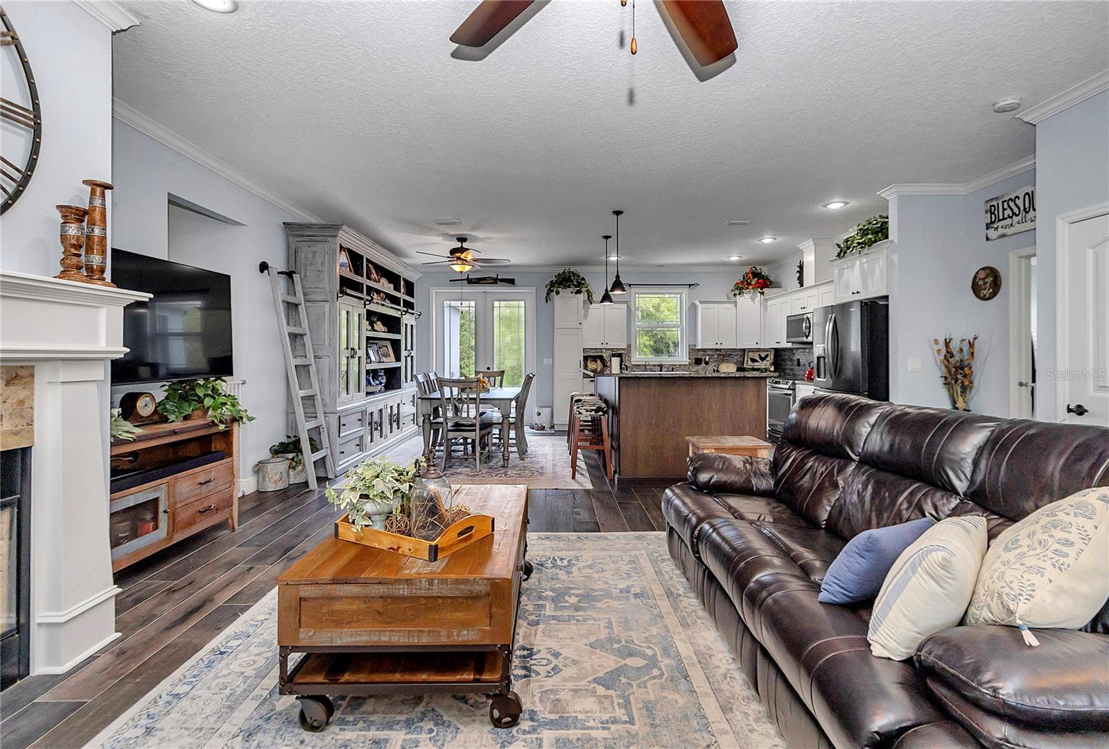 Image 10 of 48 For 2350 Rose Terrace Path