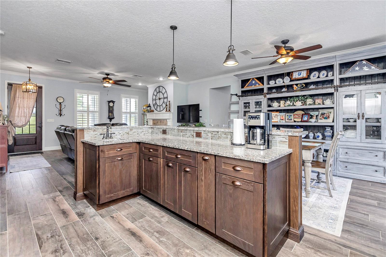 Image 16 of 48 For 2350 Rose Terrace Path