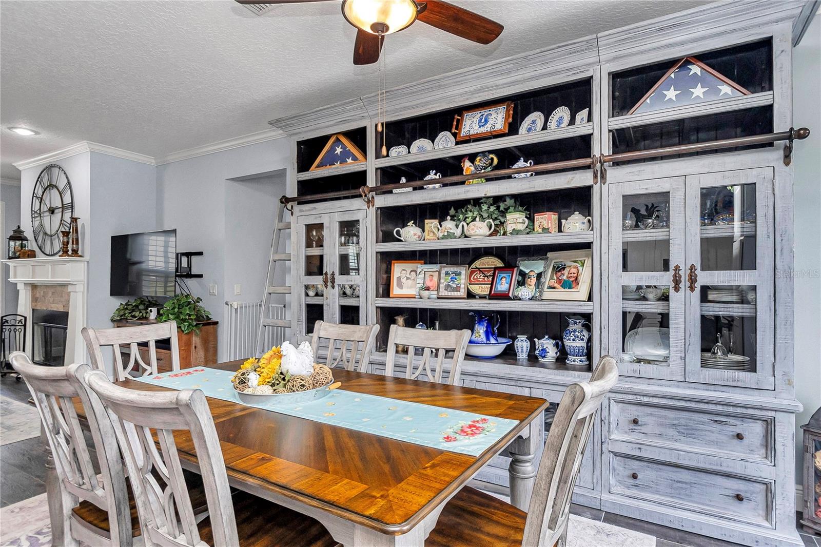 Image 17 of 48 For 2350 Rose Terrace Path