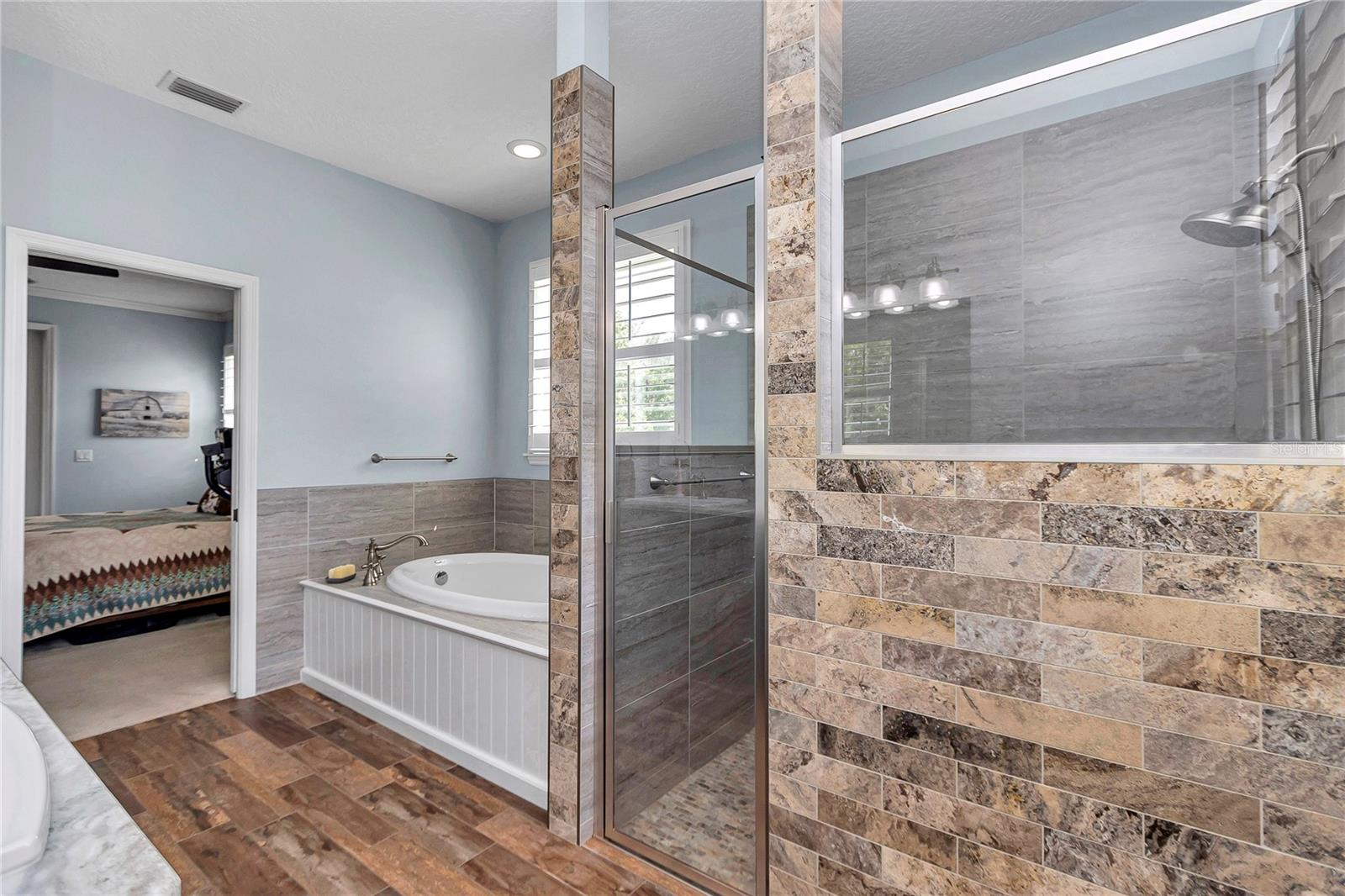 Image 21 of 48 For 2350 Rose Terrace Path