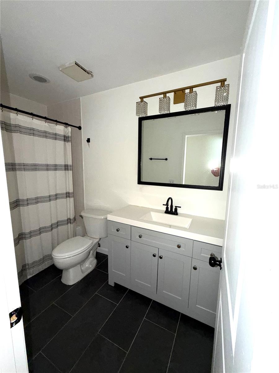 Image 12 of 24 For 3500 Overlook Drive Ne