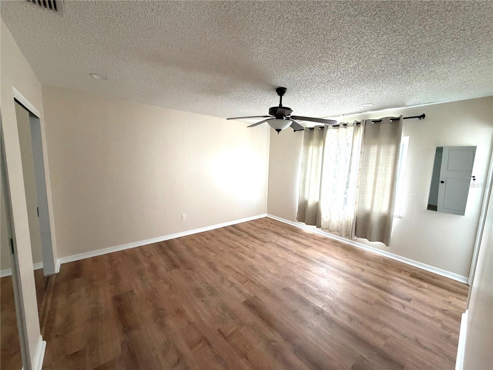 Image 14 of 24 For 3500 Overlook Drive Ne