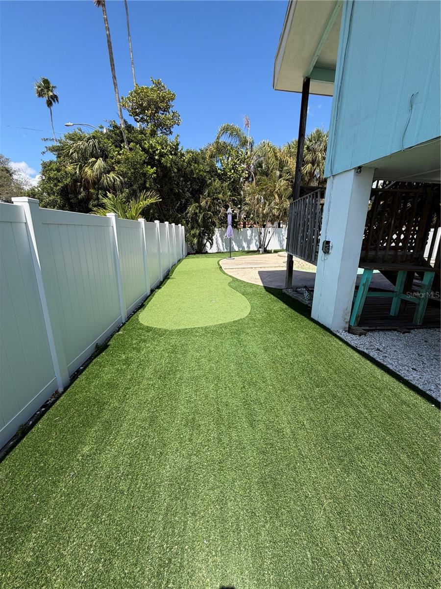 Image 17 of 24 For 3500 Overlook Drive Ne