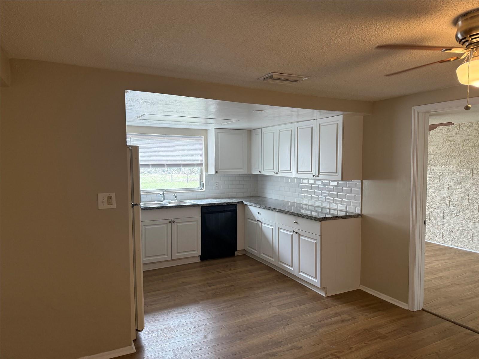 Image 4 of 11 For 10019 Sleepy Hollow Lane