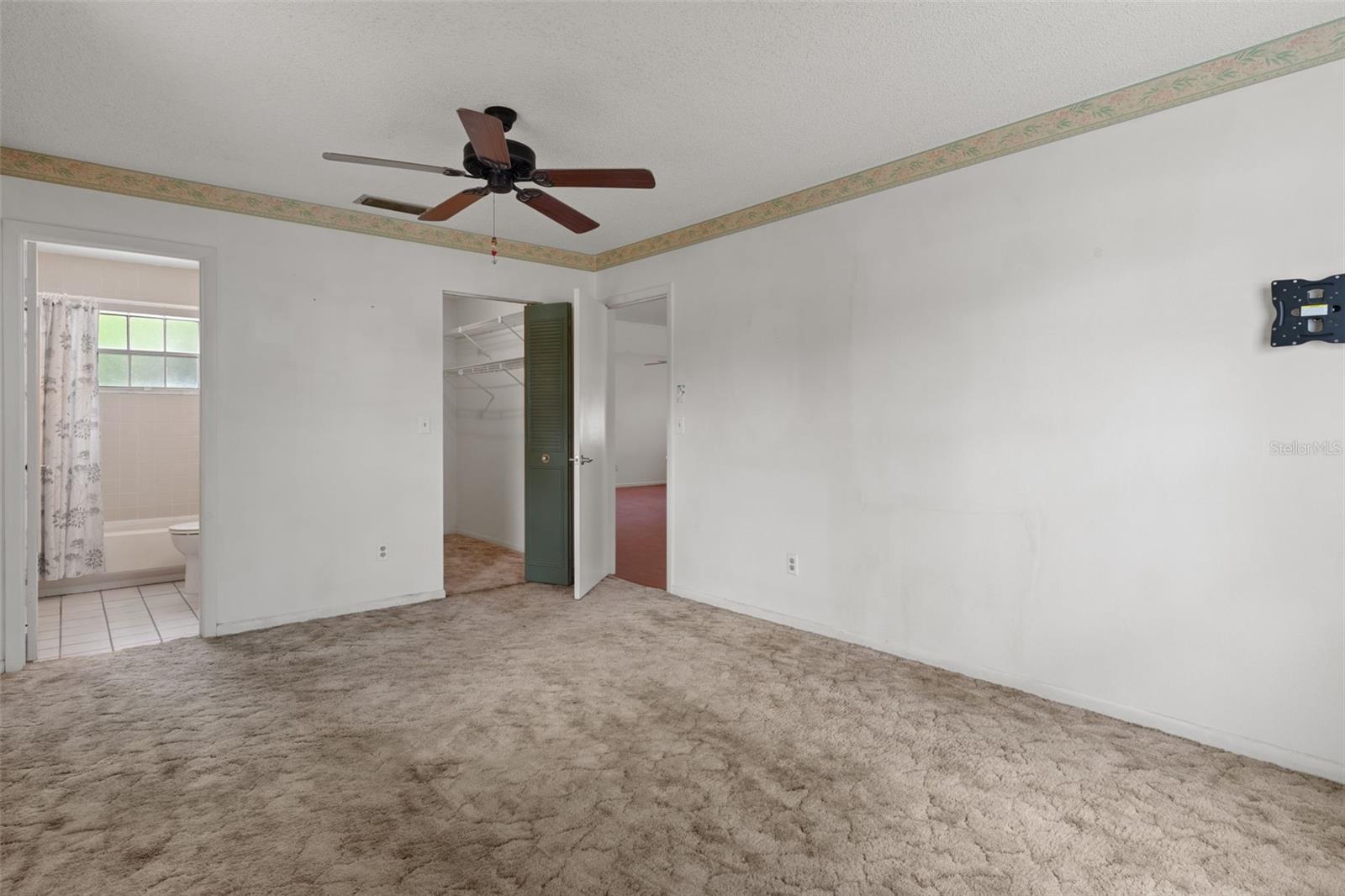 Image 25 of 50 For 5121 Springwood Road