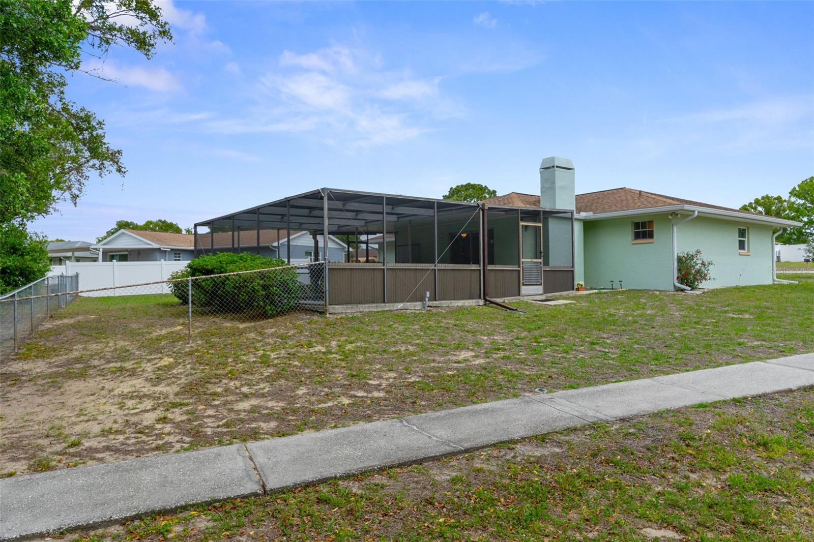 Image 47 of 50 For 5121 Springwood Road